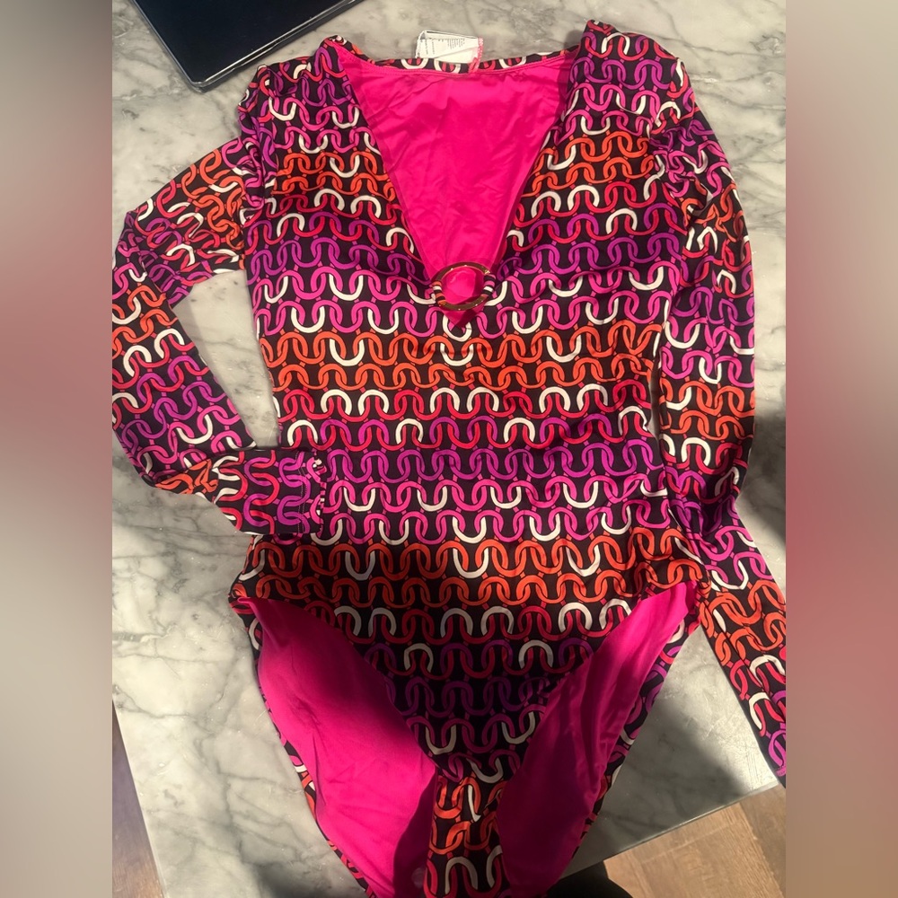NWT Trina Turk Echo Long Sleeve Ring Front One Piece Paddle Suit Small